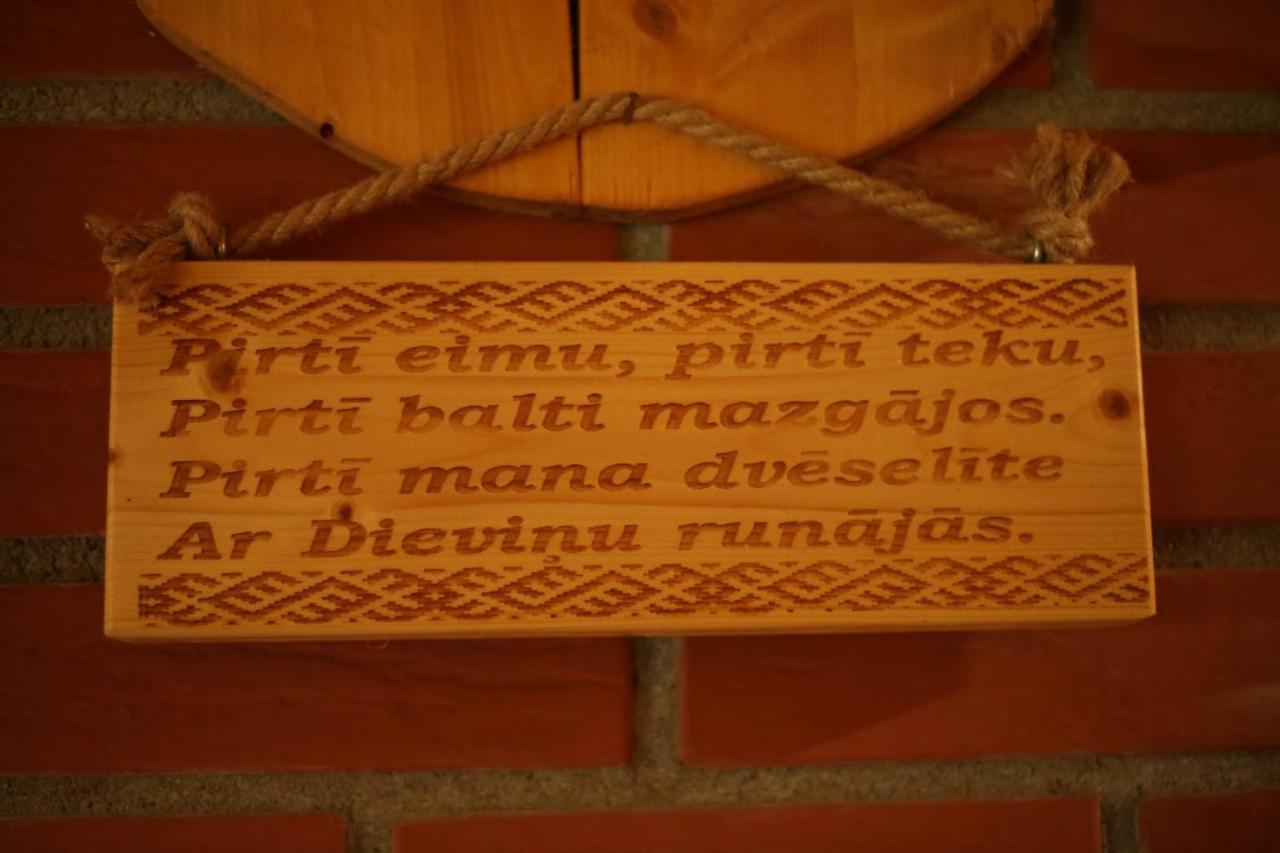 Pirts Maja Ramatas Villa Skulte  Kültér fotó